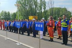 致敬城市守護(hù)者 炎炎夏日送清涼